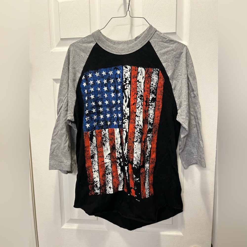 Men’s medium American flag shirt